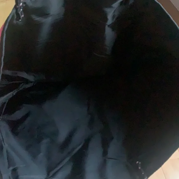 VICTORIAS SECRET NWT BEAUTIFUL BRIGHT PINK BEACH BAG, 14” x 28” - Picture 3 of 3